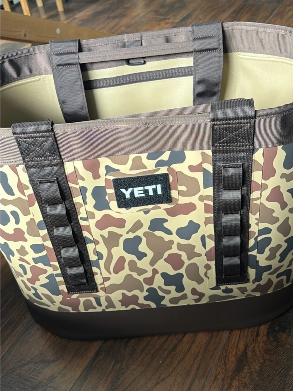 YETI Camino 50L Camo Tote Cooler Bag - Brown Camo